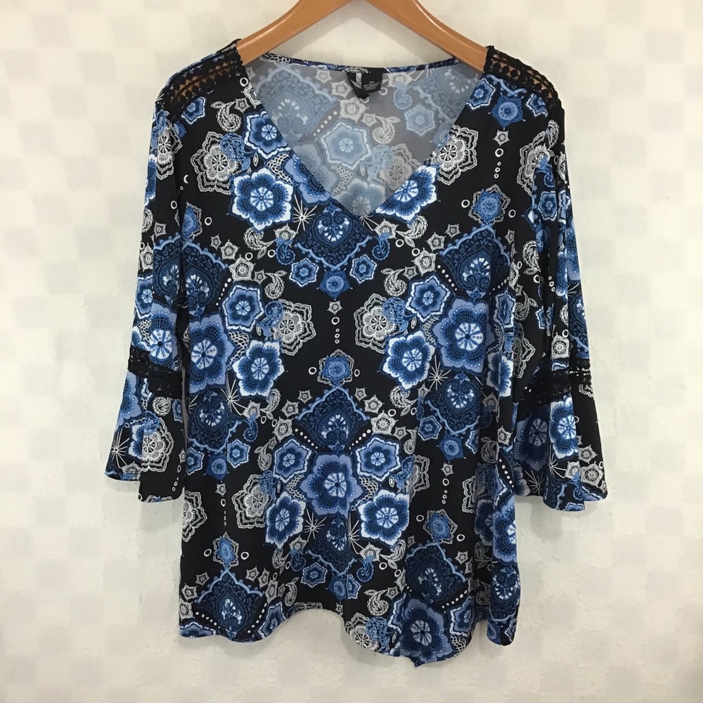 New Directions Curvy Womens 3X Blue Black Floral Medallion Crochet V-Neck‎ Top